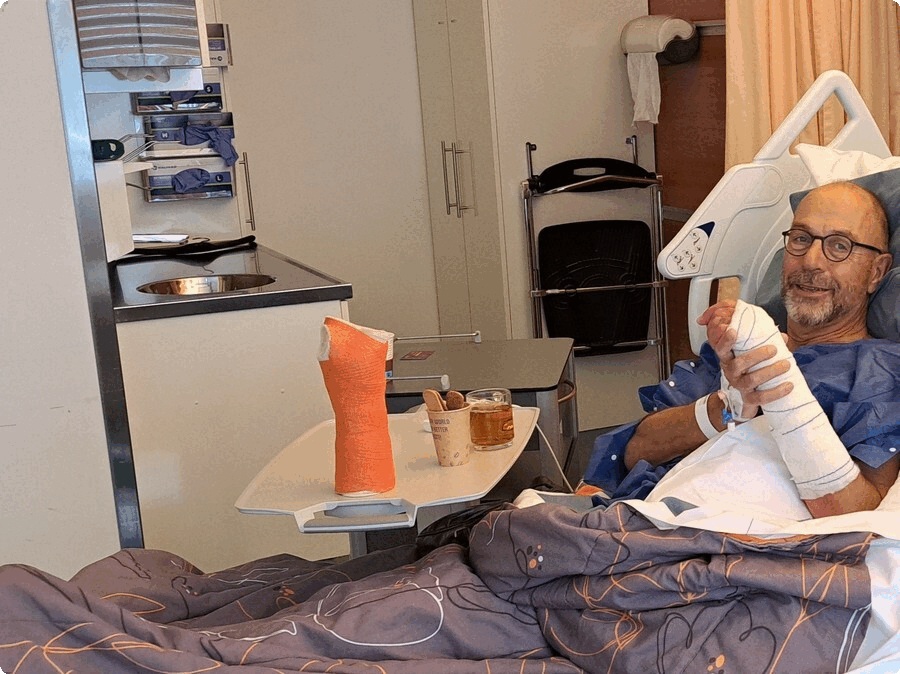 Operatie geslaagd, oranje gips niet meer nodig