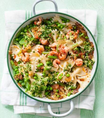 Farfalle rivierkreeftjes gremolata