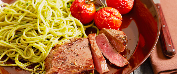 Wildzwijn spaghetti spinaziepesto